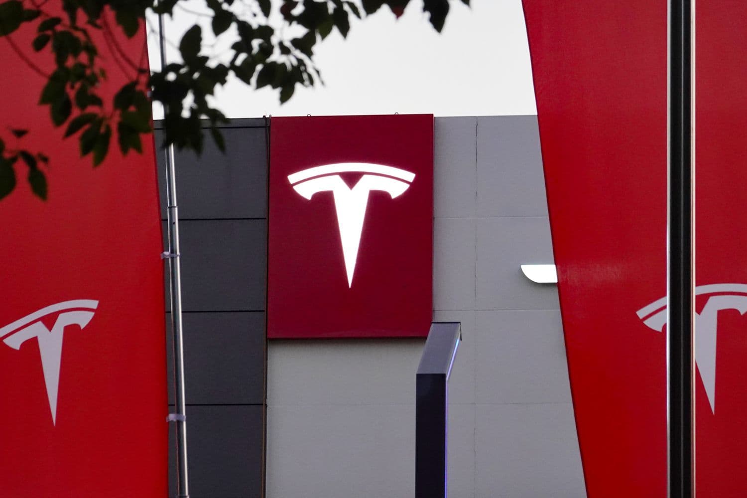 Tesla Q2 2026 Earnings Show Revenue Growth Alongside Rising Costs and Product Delays